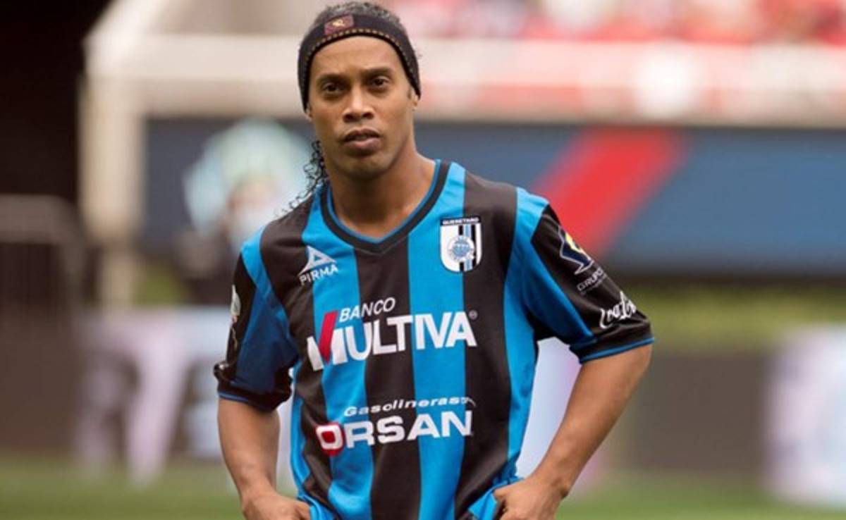 El técnico del Querétaro no cuenta con Ronaldinho