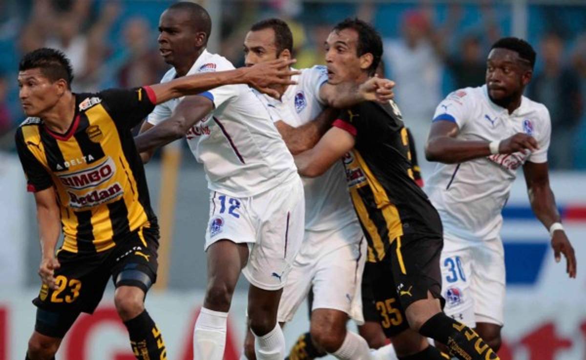 Real España y Olimpia empatan en un bonito partido en el Morazán