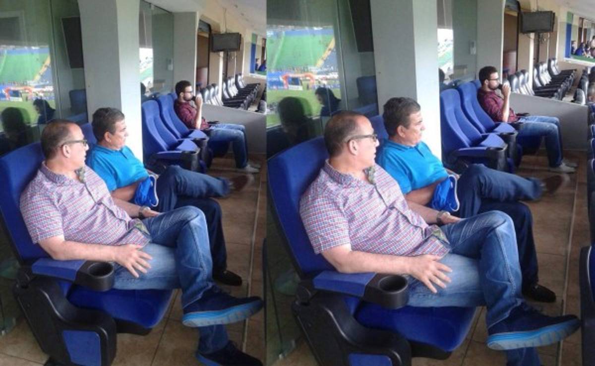 Jorge Luis Pinto sigue observando partidos de Liga Nacional