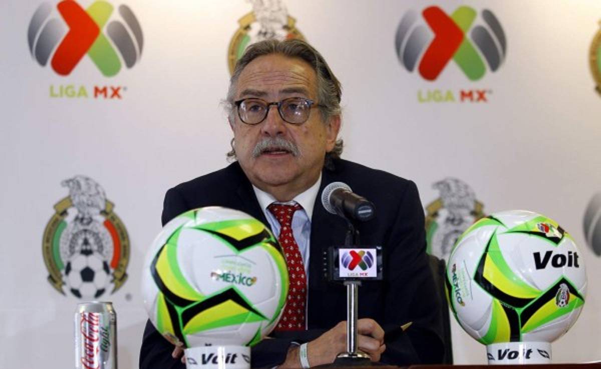 De María critica aspiraciones políticas de Cuauhtémoc Blanco