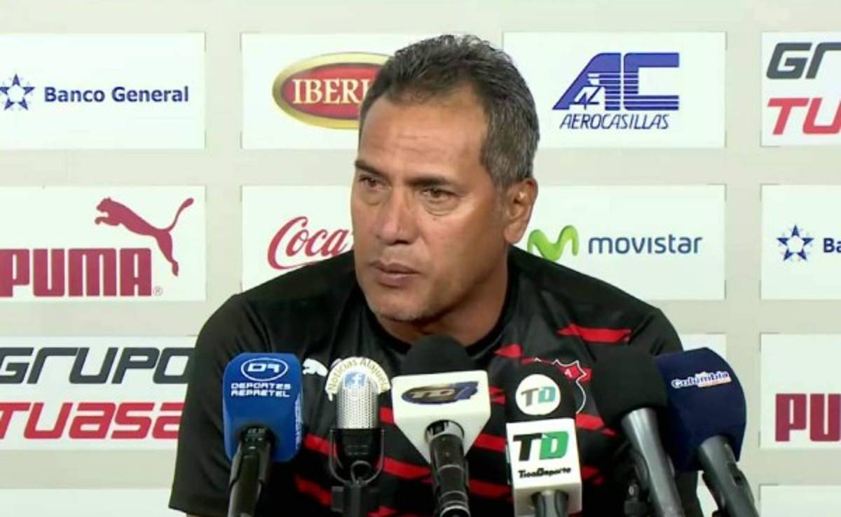 'El Chino' Discua se queda sin técnico en el Alajuelense