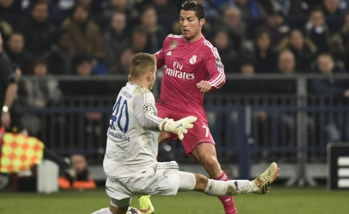 VIDEO: Portero del Schalke evita golazo de Cristiano