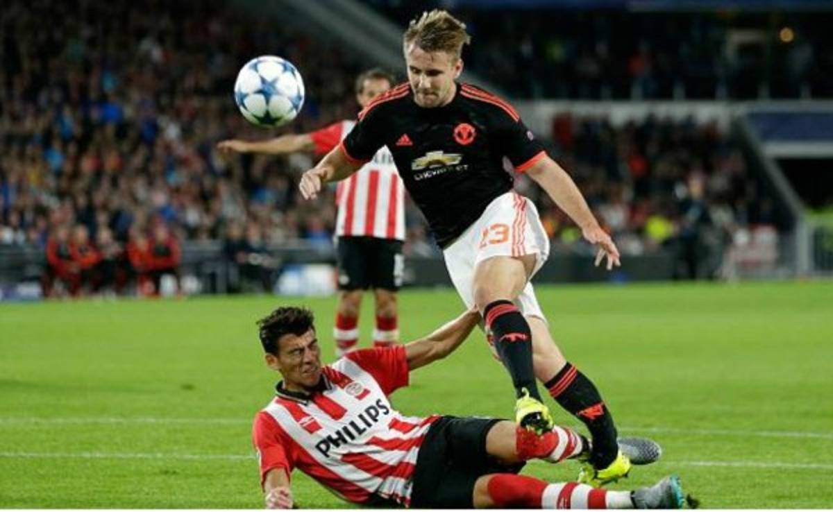 Mexicano Héctor Moreno visitó a Luke Shaw en el hospital