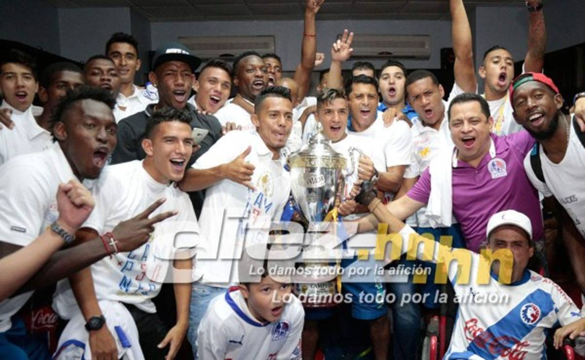 Así fue la celebración íntima del Olimpia en el camerino tras ganar la Copa 30