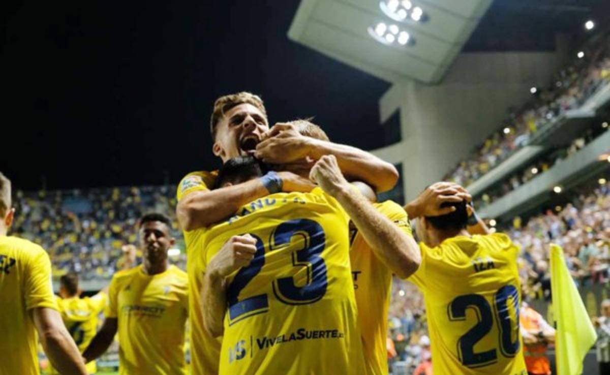 ¿Qué probabilidades tiene el Cádiz de ascender hoy? Así le va al equipo del Choco Lozano de local