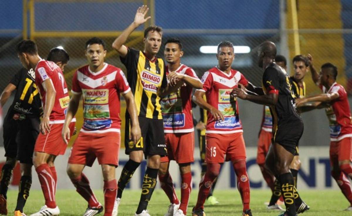 Real España y Real Sociedad empatan en un deslucido partido