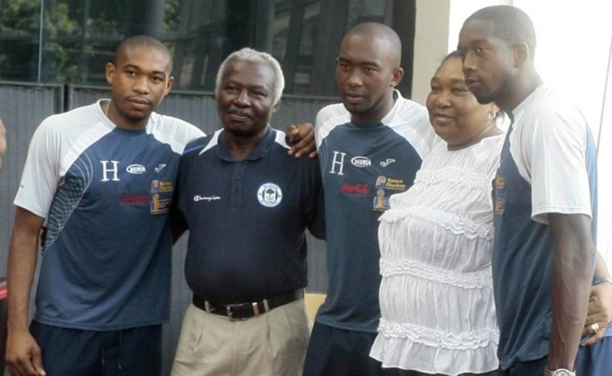 Padre de Wilson Palacios asegura que su hijo seguirá en Inglaterra