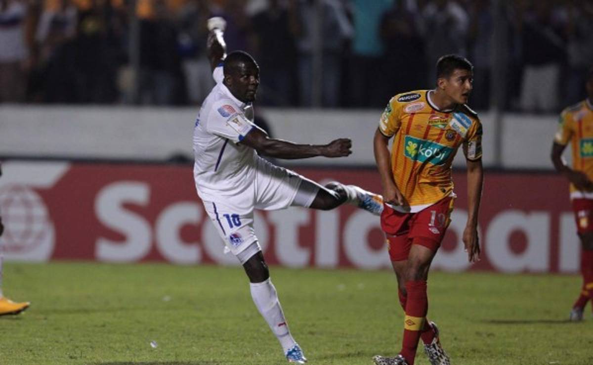 VIDEO: Golazo de Javier Estupiñán ante Herediano
