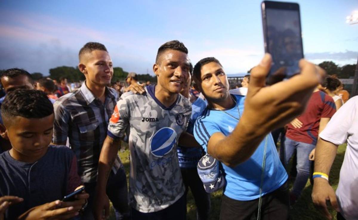 Diego Vázquez: 'Miré bien a Garrido, ya di el visto para que se quede'