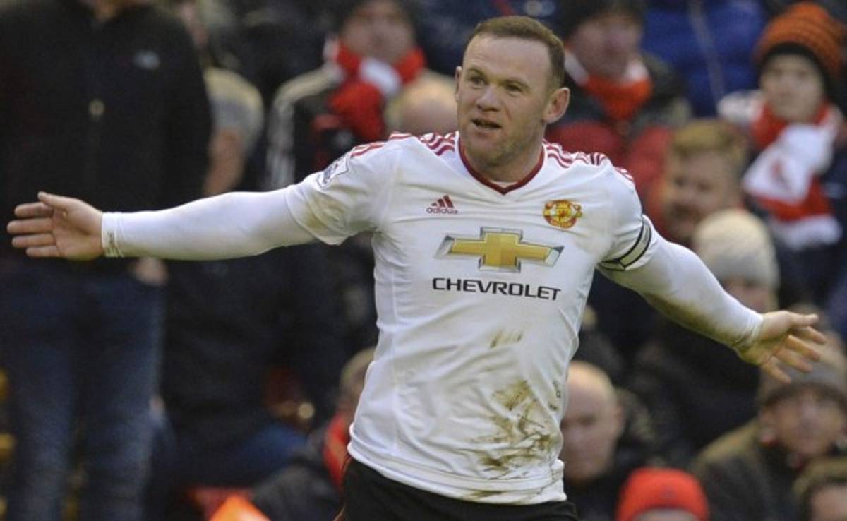 Manchester United derrotó al Liverpool con un gol de Rooney