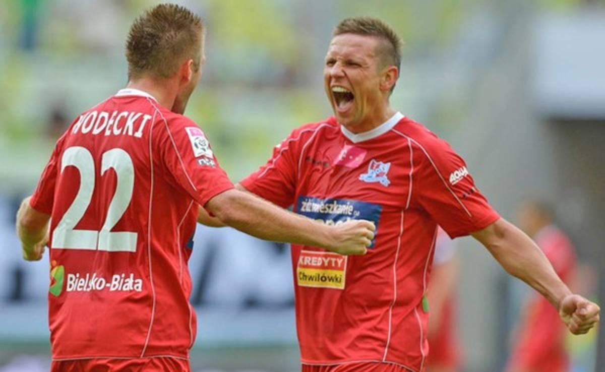 VIDEO: Jugador polaco marca el mejor gol en lo que va del año