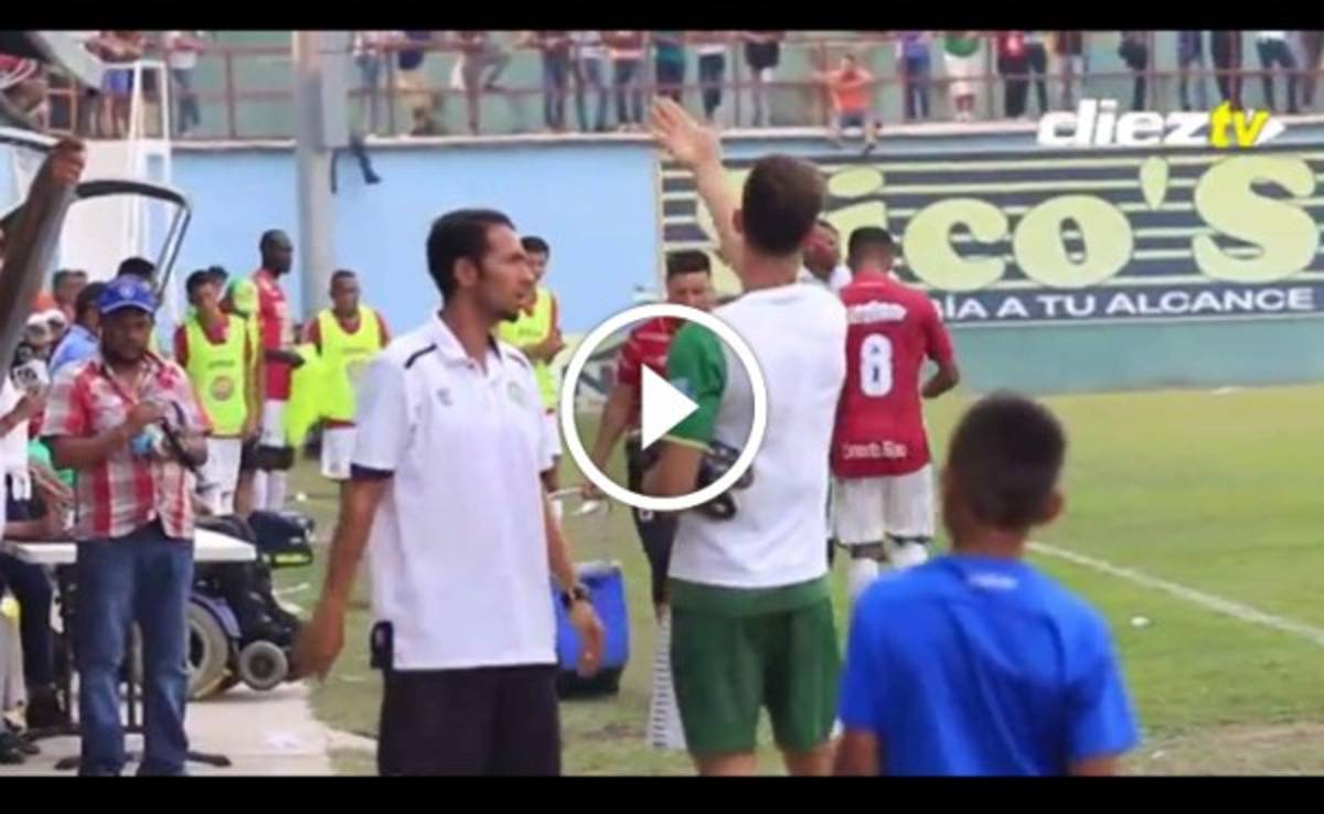 VIDEO: Esdras Padilla tuvo un altercado con la afición del Juticalpa