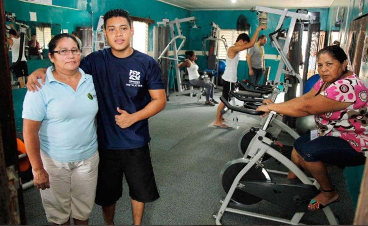 Sector Chamelecón en San Pedro Sula fomenta el deporte con gimnasios