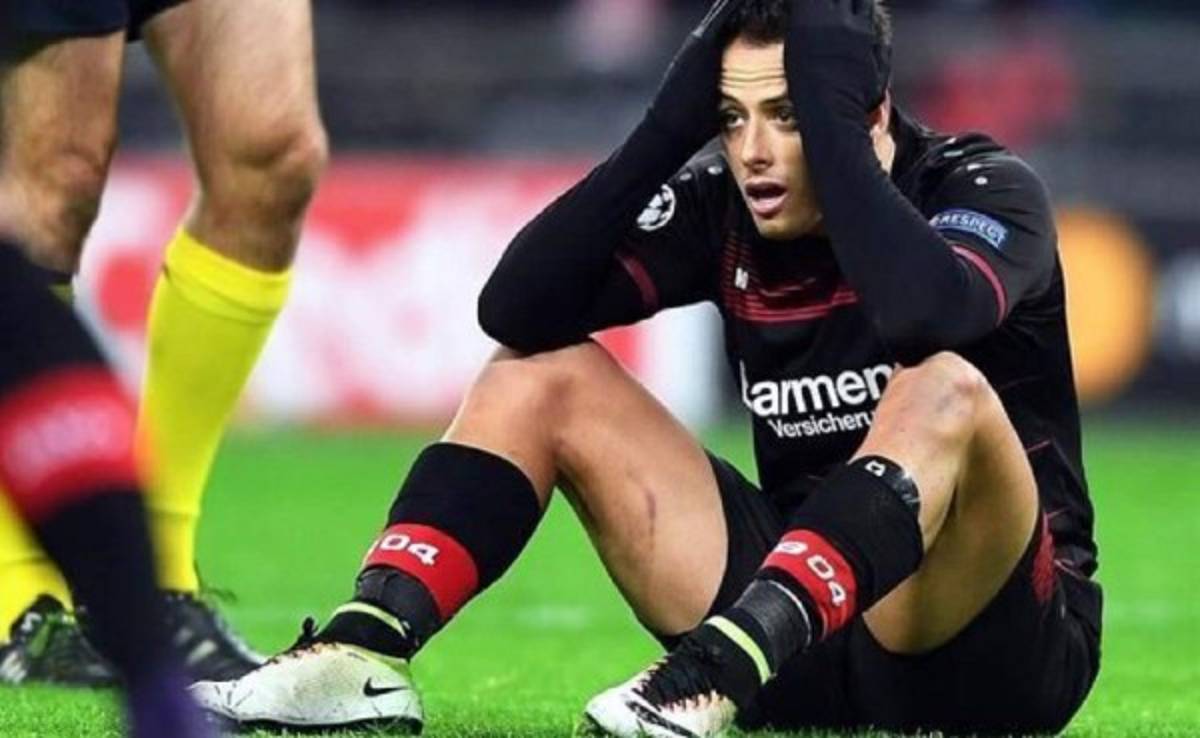 La negra temporada del 'Chicharito” en Alemania