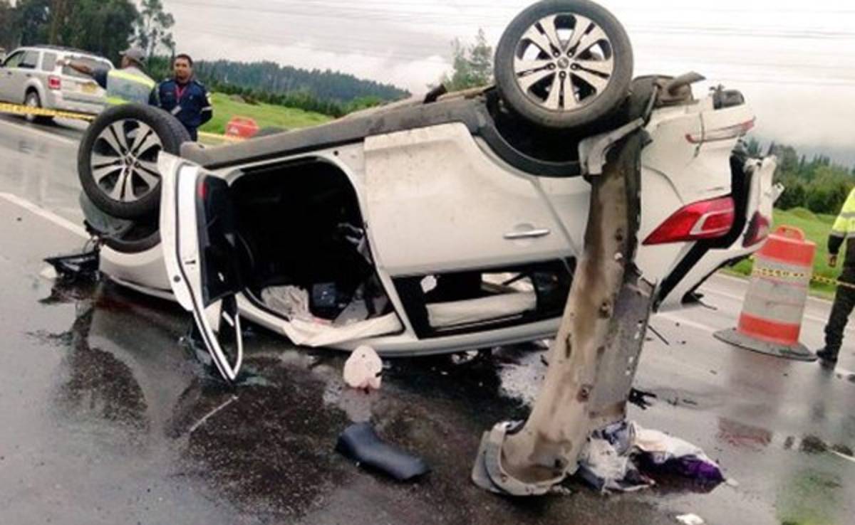 Futbolista colombiano sufre grave accidente, mueren sus dos acompañantes