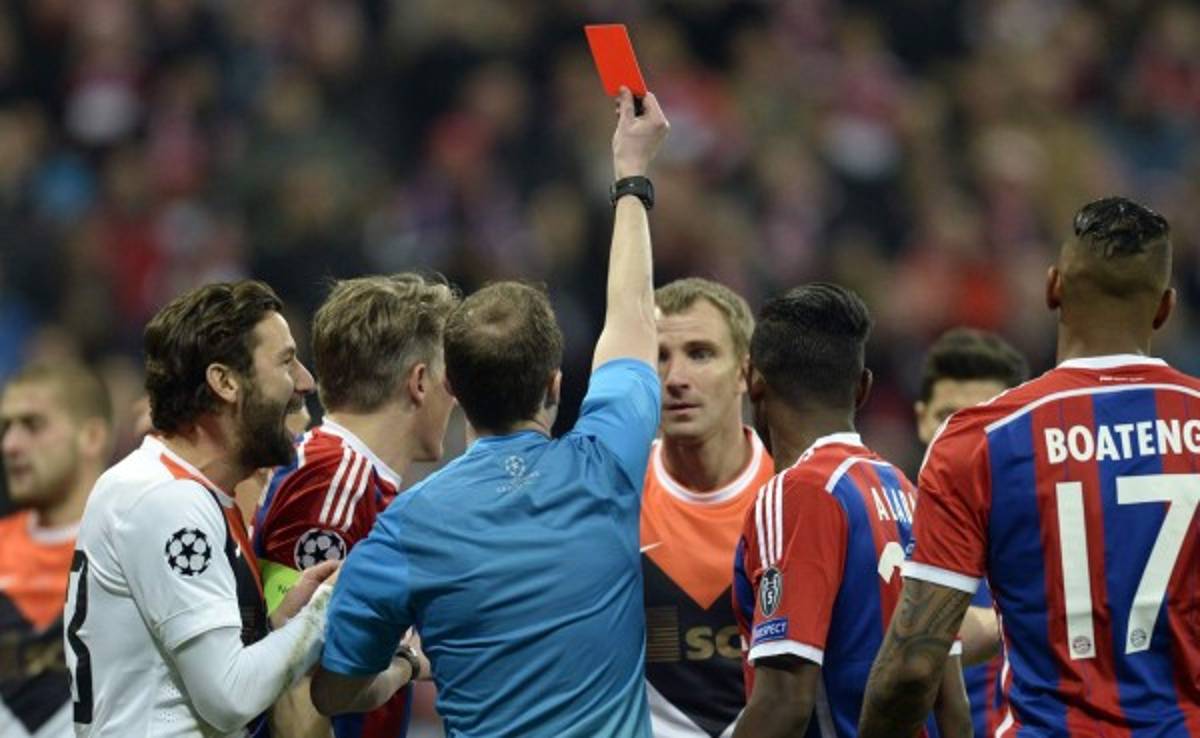 Futbolista del Shakhtar protagonista de la expulsión más rápida en Champions