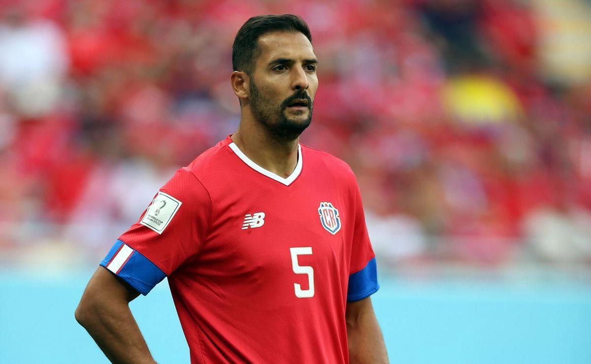 Exigencias al Piojo Herrera: Los 7 futbolistas veteranos que volverán a la Selección de Costa Rica, 4 jugaron en Brasil 2014