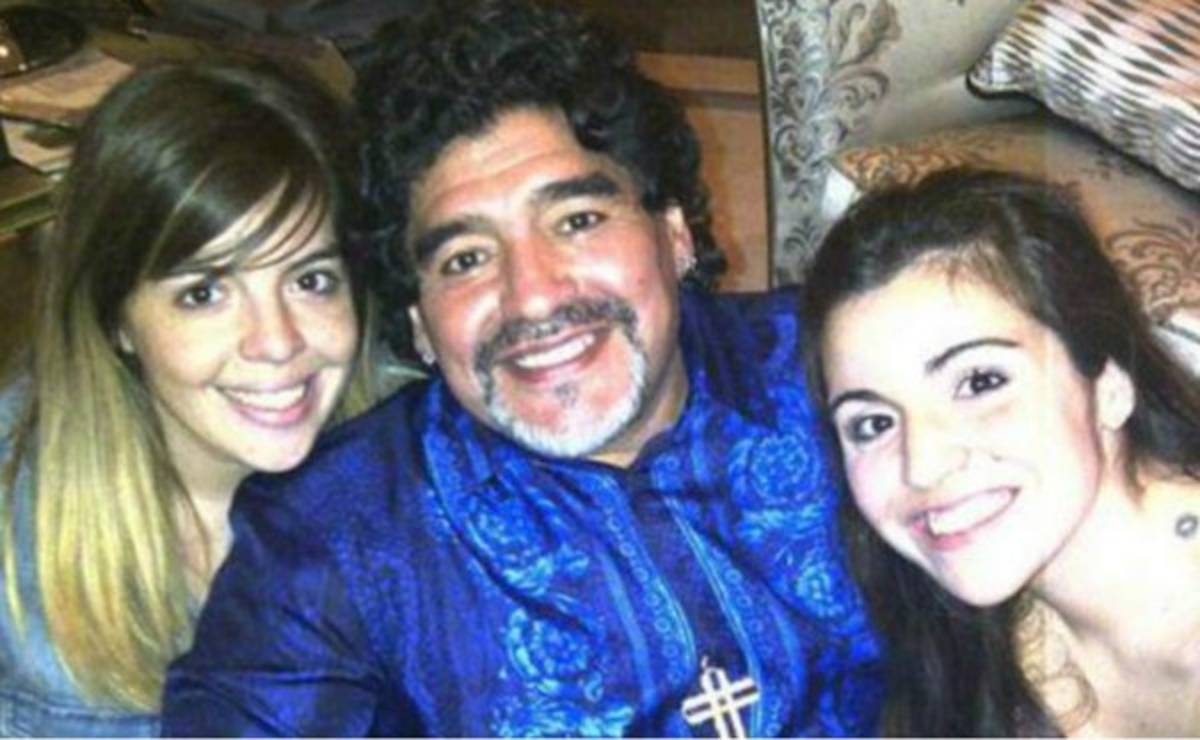 ¡Escándalo! Diego Maradona arremetió contras sus hijas Dalma y Gianinna