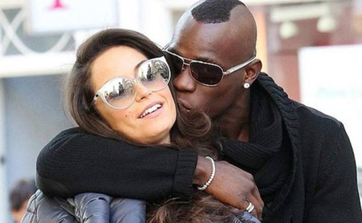 Mario Balotelli ha puesto detectives privados a su exnovia