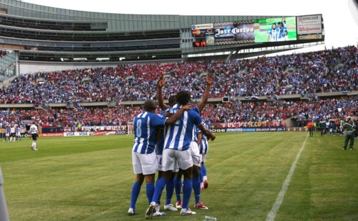 TOP: 15 fotos inolvidables fotos de los duelos Honduras-Estados Unidos