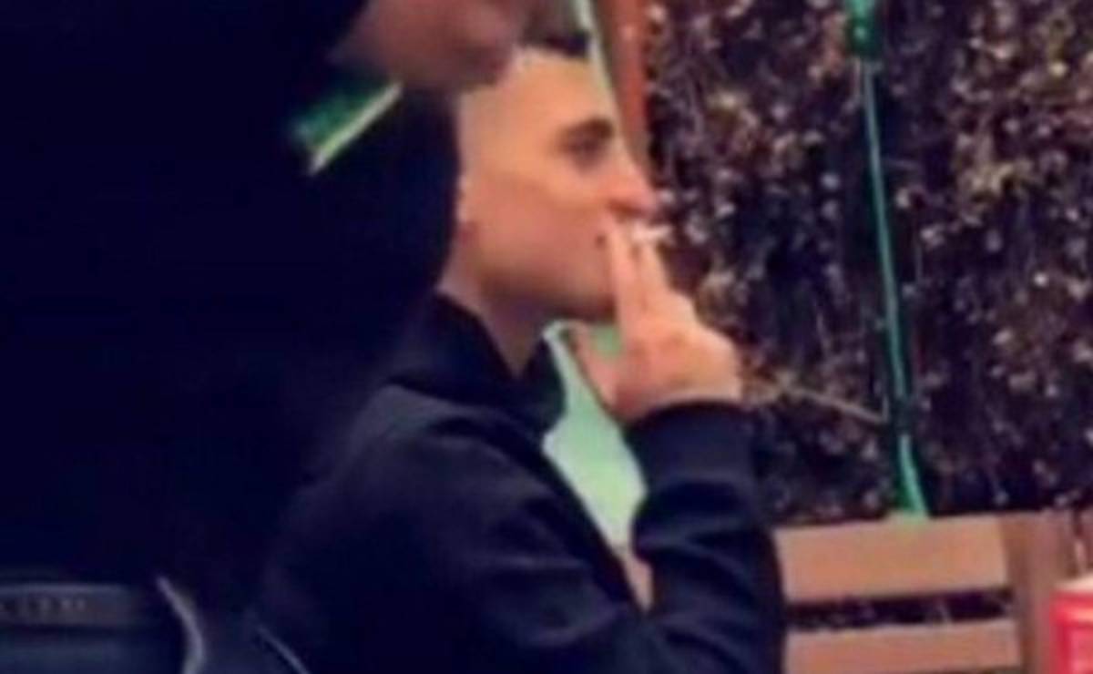 VIDEO: Captan a Marco Verrati fumando en una reunión en París