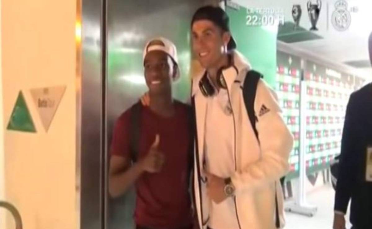 VIDEO: El delantero del Betis cumplió su sueño de conocer a Cristiano Ronaldo en su cumpleaños