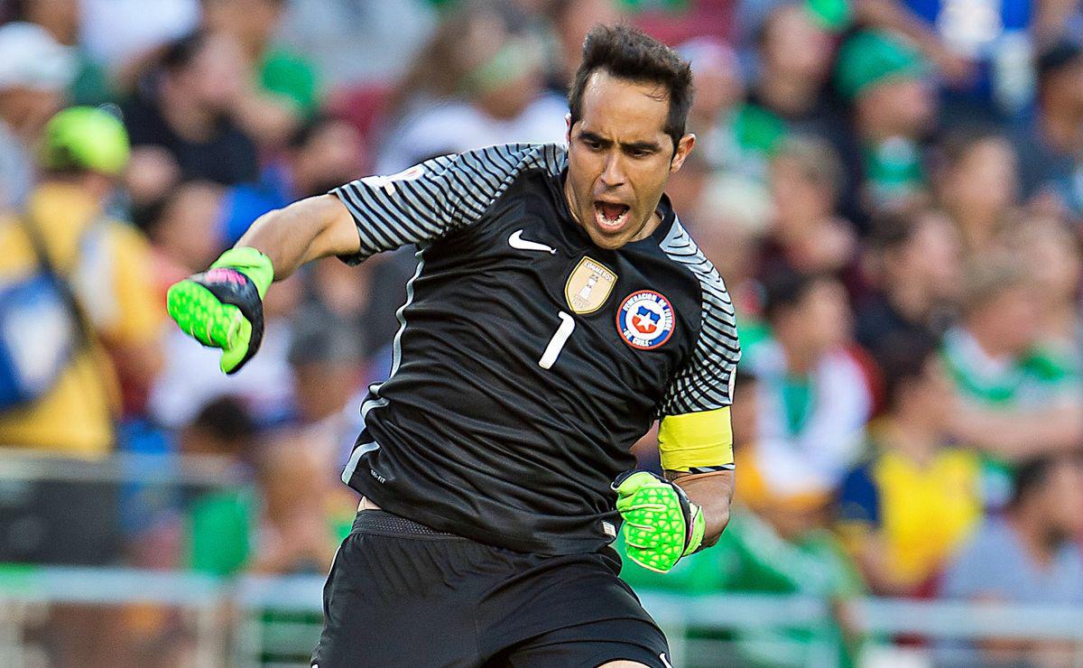 Copa América: Claudio Bravo destapa cómo Chicharito Hernández le pidió clemencia en el 7-0 de Chile ante México