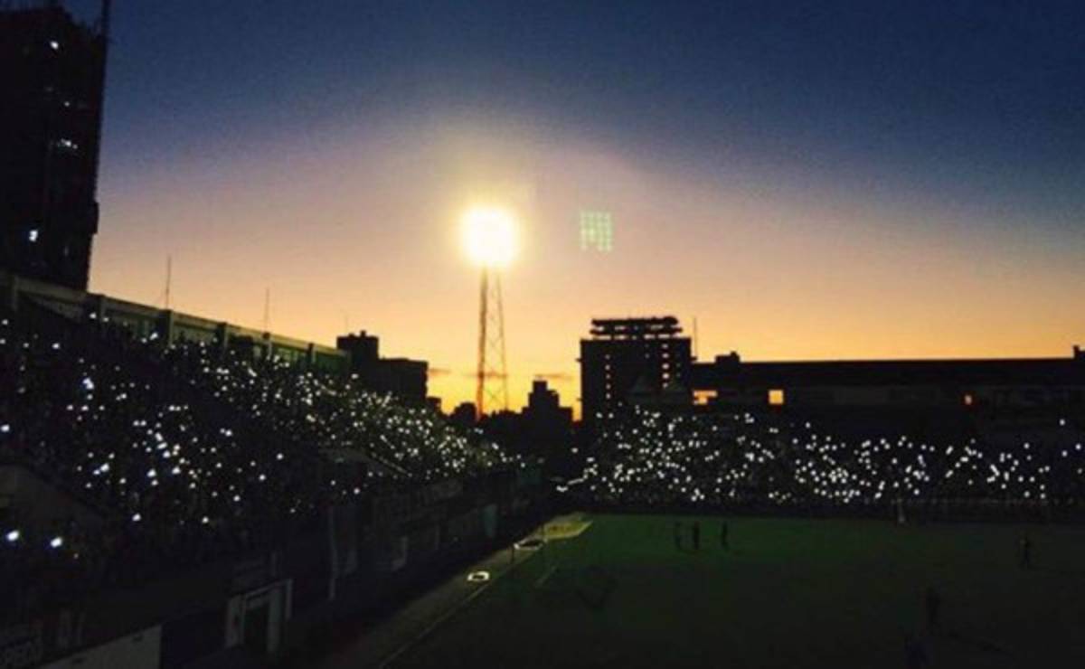 ¡Conmovedor! El homenaje de los hinchas del Chapecoense a sus jugadores