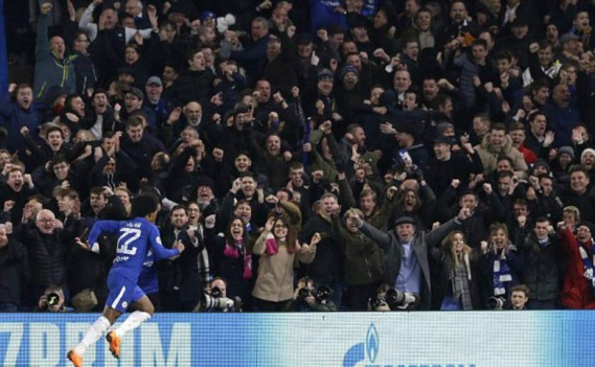 EN FOTOS: La locura de Messi en Stamford Bridge y el saludo a Conte