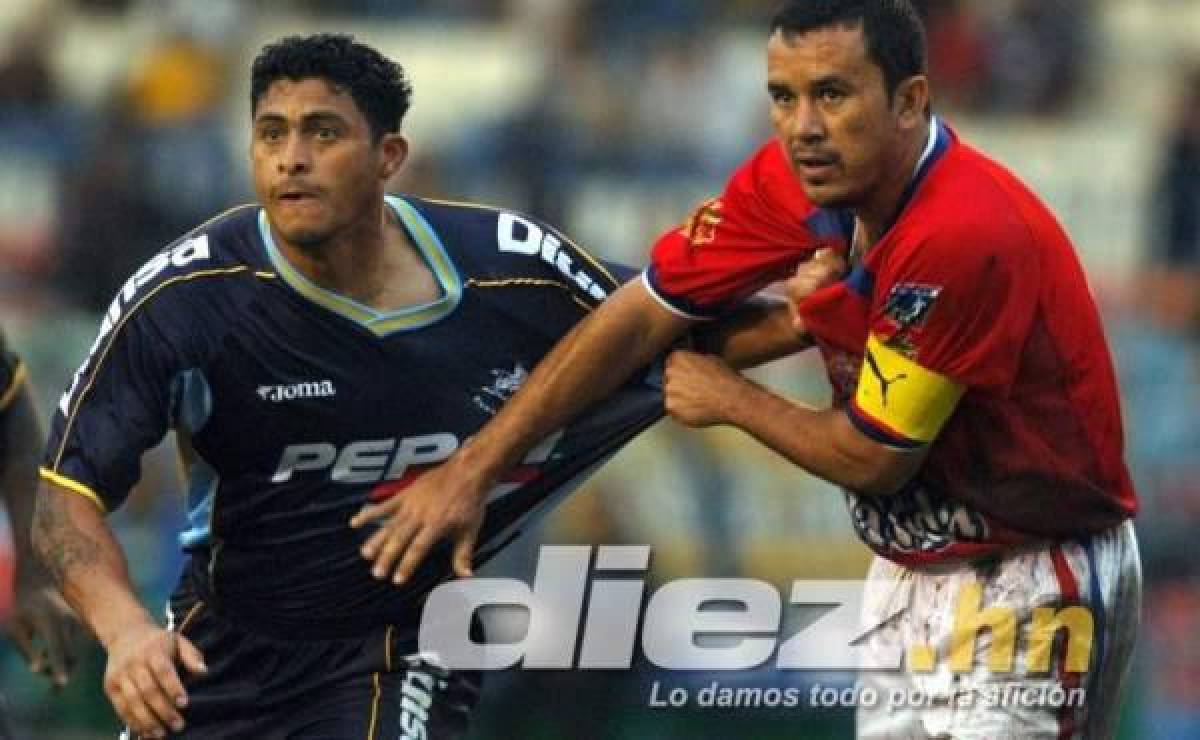 Noel Valladares cuando vistió los colores del FC Motagua a inicios de la década del 2000.