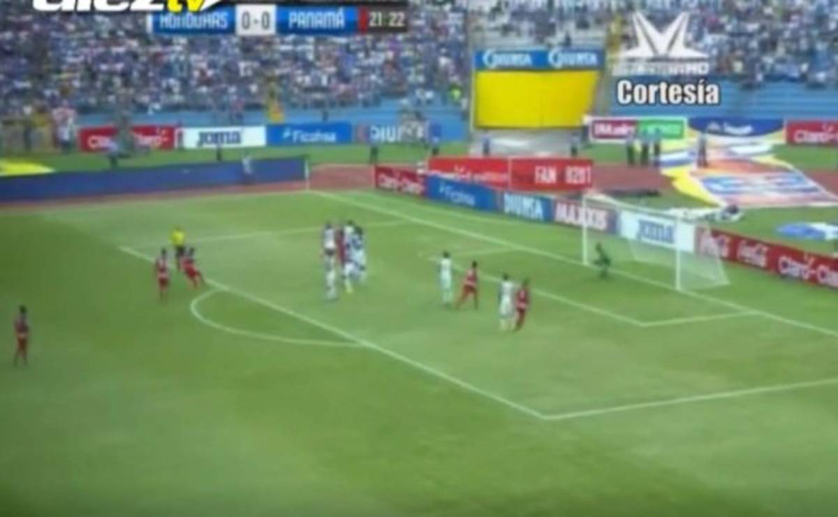 ¡Terrible error! La barrera de Honduras se abrió en el gol de Panamá