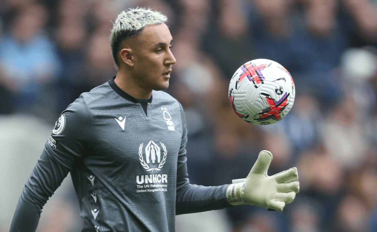 Keylor Navas está enfocado en salvar al Nottingham Fores del descenso en la Premier League.