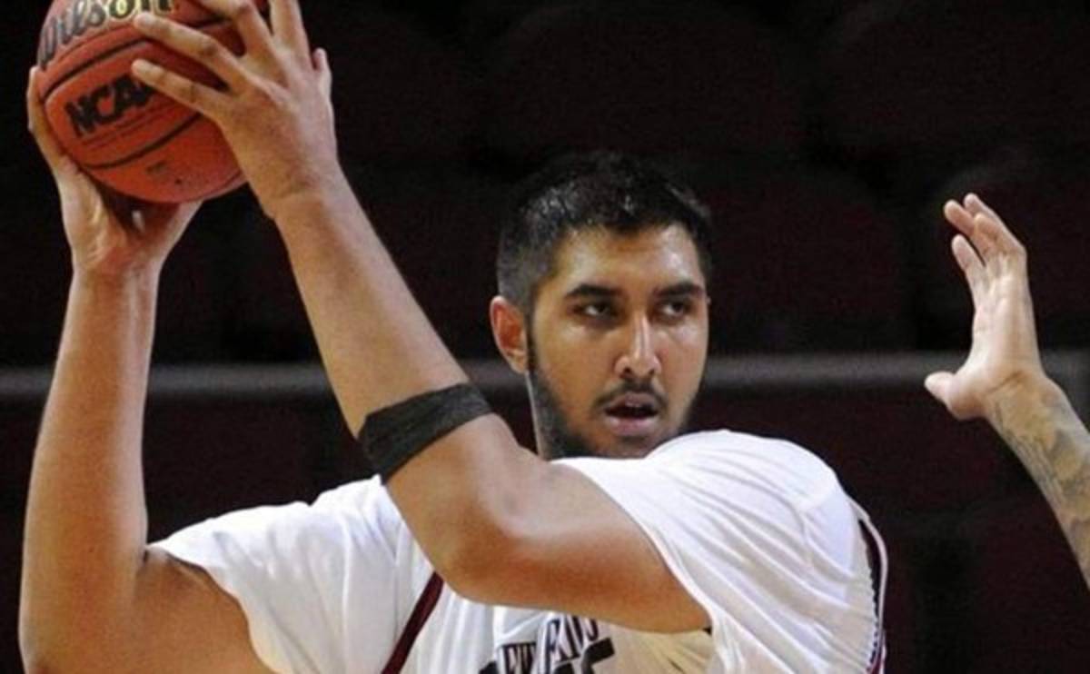 Sacramento Kings firma a Sim Bhullar