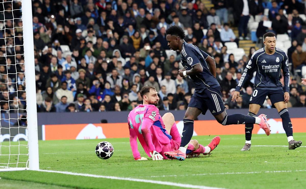 Vio la roja por primera vez, la burla de Vinicius al City y lo que ocurrió con Courtois; así fue la vuelta de Mbappé