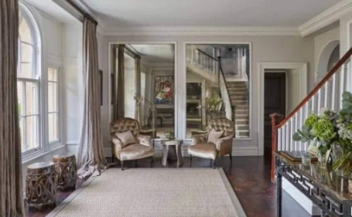 Se retiró hace ocho años: El imperio inmobiliario y el negocio de muebles de lujo de Sol Campbell