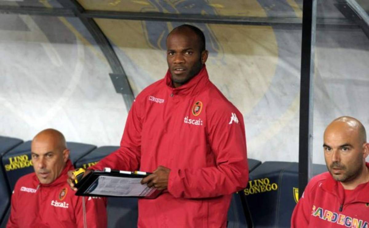 ¡Grande pantera! Las fotos de David Suazo en la élite del fútbol europeo