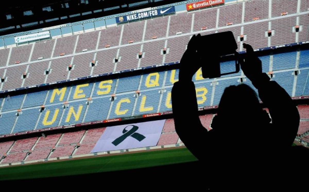 Así se despide la afición del Barcelona de Johan Cruyff en el Camp Nou