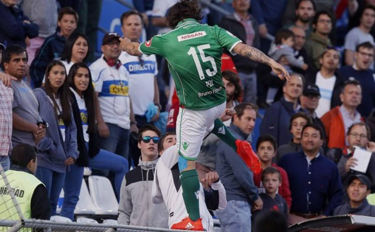 Patada de jugador a aficionado podría provocar sanción a estadio