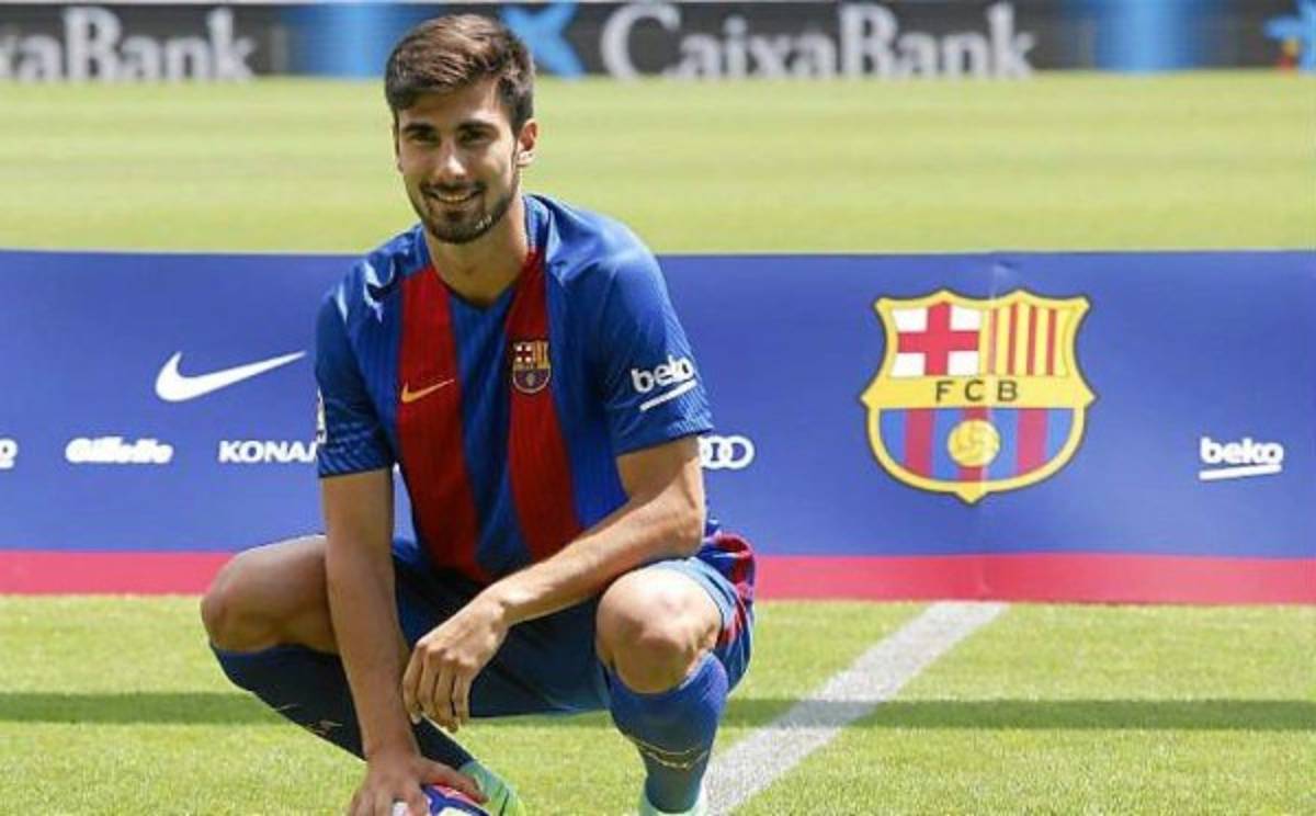 989 millones en puro 'petardo': Los 24 fichajes del Barcelona que no ayudaron a ganar la Champions