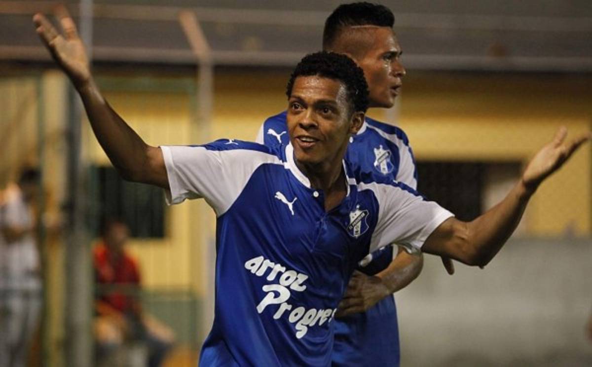 Futbolistas hondureños que ya merecen una oportunidad en el extranjero