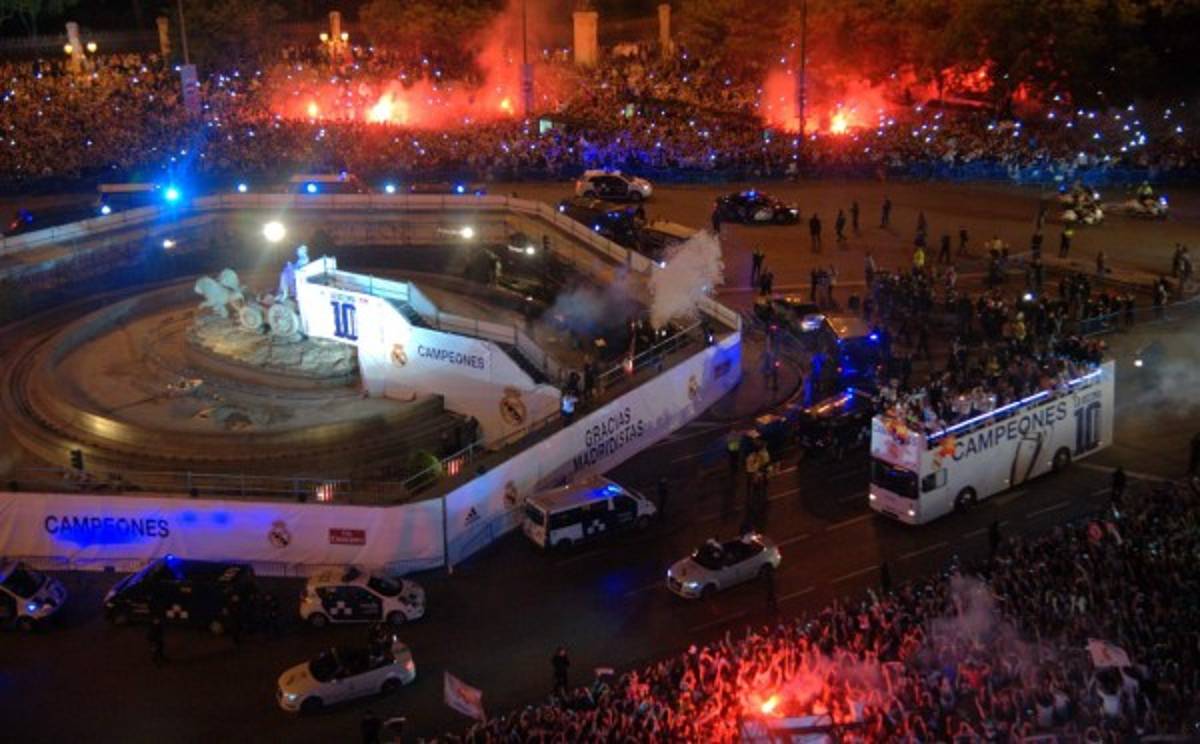 El Real Madrid celebra en la Cibeles