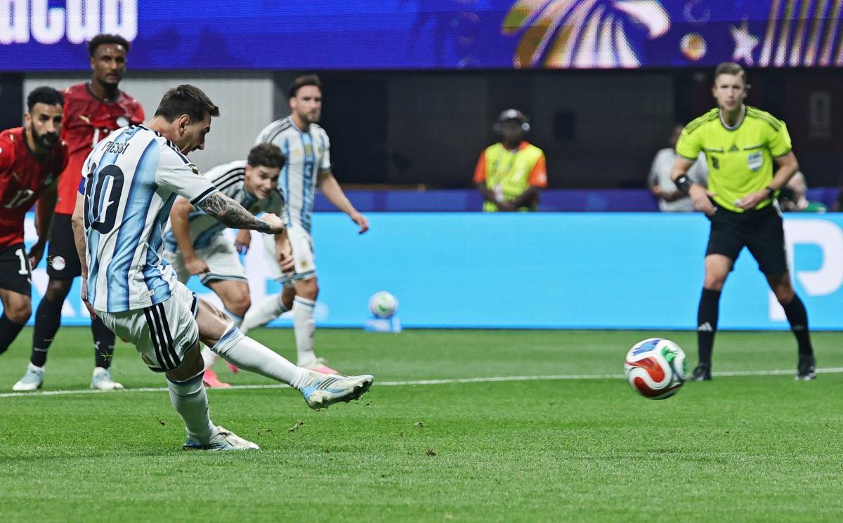 Las lágrimas de Messi, el penal que el VAR no le pitó a Egipto y celebración histórica