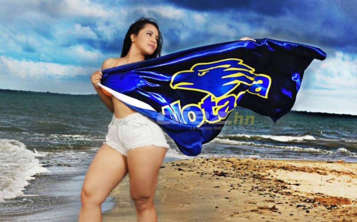 Las candentes fotos con la que esta sexy aficionada alienta al Motagua en la final