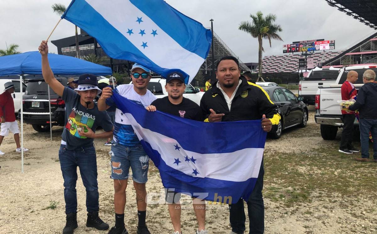El reencuentro que se dio previo a la derrota de la ‘H’ en Florida y aficionada hondureña fue conquistada por colombiano