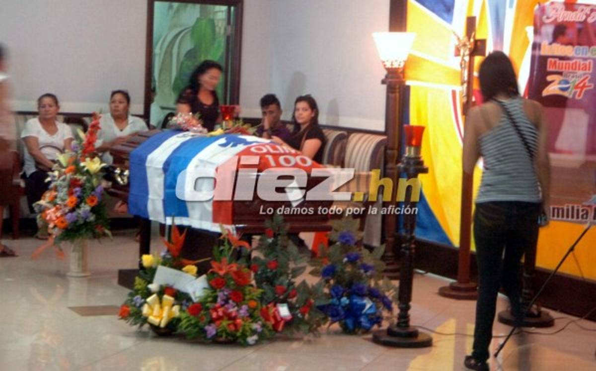 FOTOS: Dolor y llanto inundan el velorio de Arnold Peralta