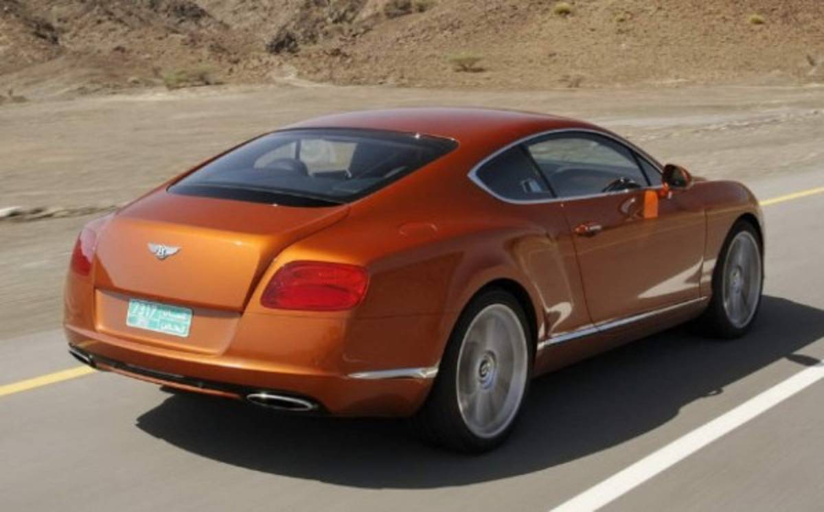 La flota de 'superautos' que Wayne Rooney ya no podrá conducir