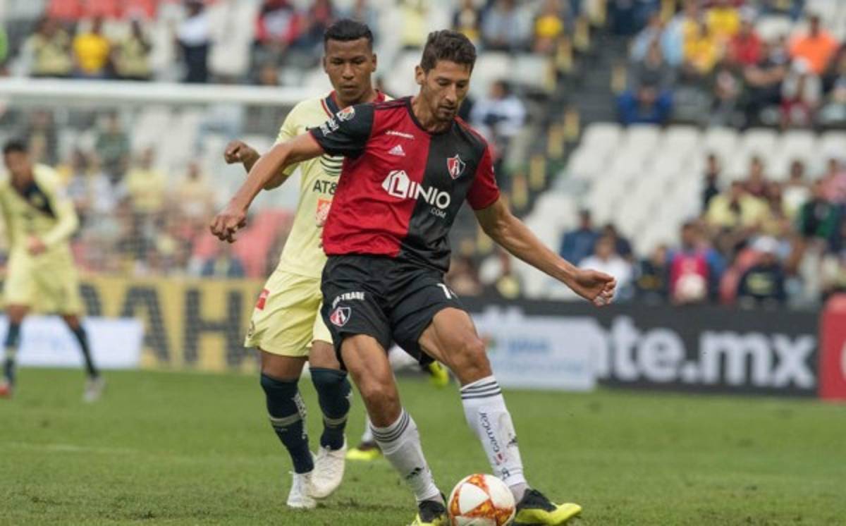 Los grandes futbolistas con los que jugará Cristian Cálix en el Atlas