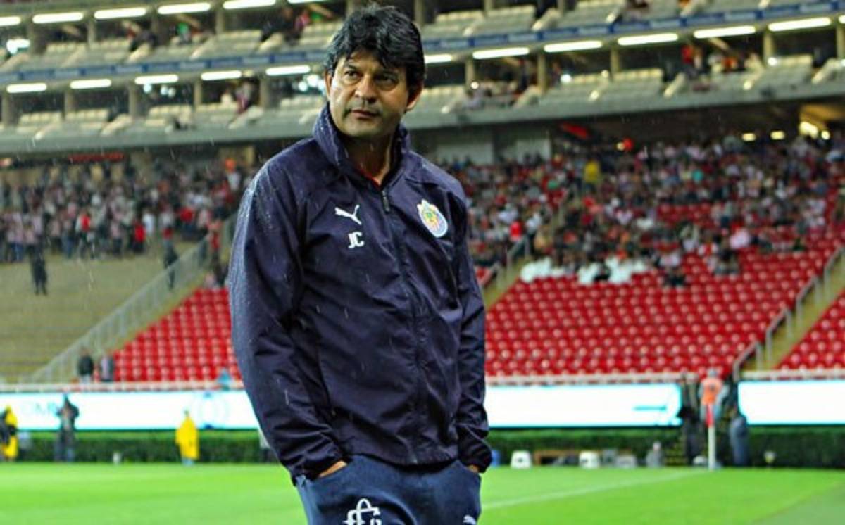 Mundialistas, interinatos y pruebas: Los 27 entrenadores que ha tenido Chivas en la era de Jorge Vergara