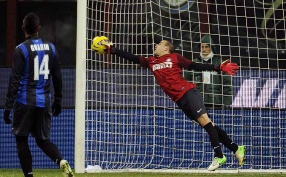 Los jugadores de campo que se vieron obligados a hacerla de portero