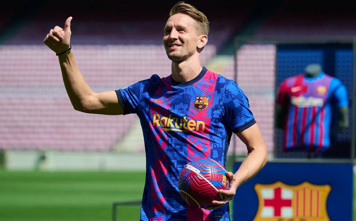 Pedri con número de leyenda y los 10 que cambiarían de dueño: La distribución de los dorsales del Barcelona para la temporada 2022-23